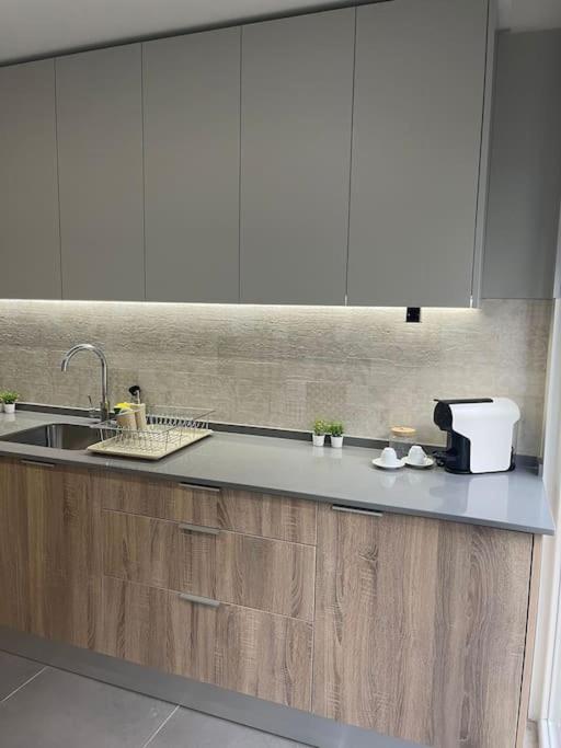 Lovely 2 Bedroom Apartment In South Lisbon バレイロ エクステリア 写真