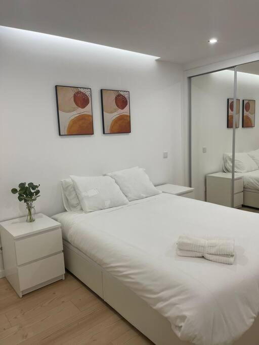 Lovely 2 Bedroom Apartment In South Lisbon バレイロ エクステリア 写真
