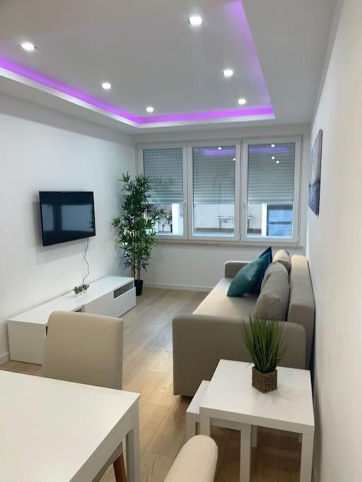 Lovely 2 Bedroom Apartment In South Lisbon バレイロ エクステリア 写真